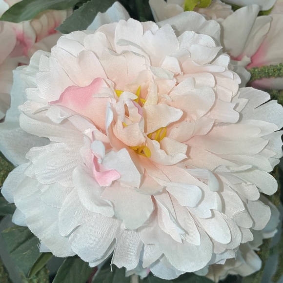 Pastel Artificial Floral Arrangement Home Decor - Picture 5 of 5